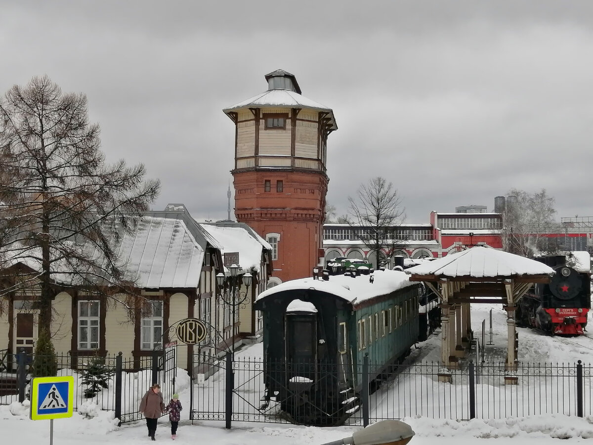 В последние годы все популярнее на туристических маршрутах становятся так называемые ретро поезда.-2