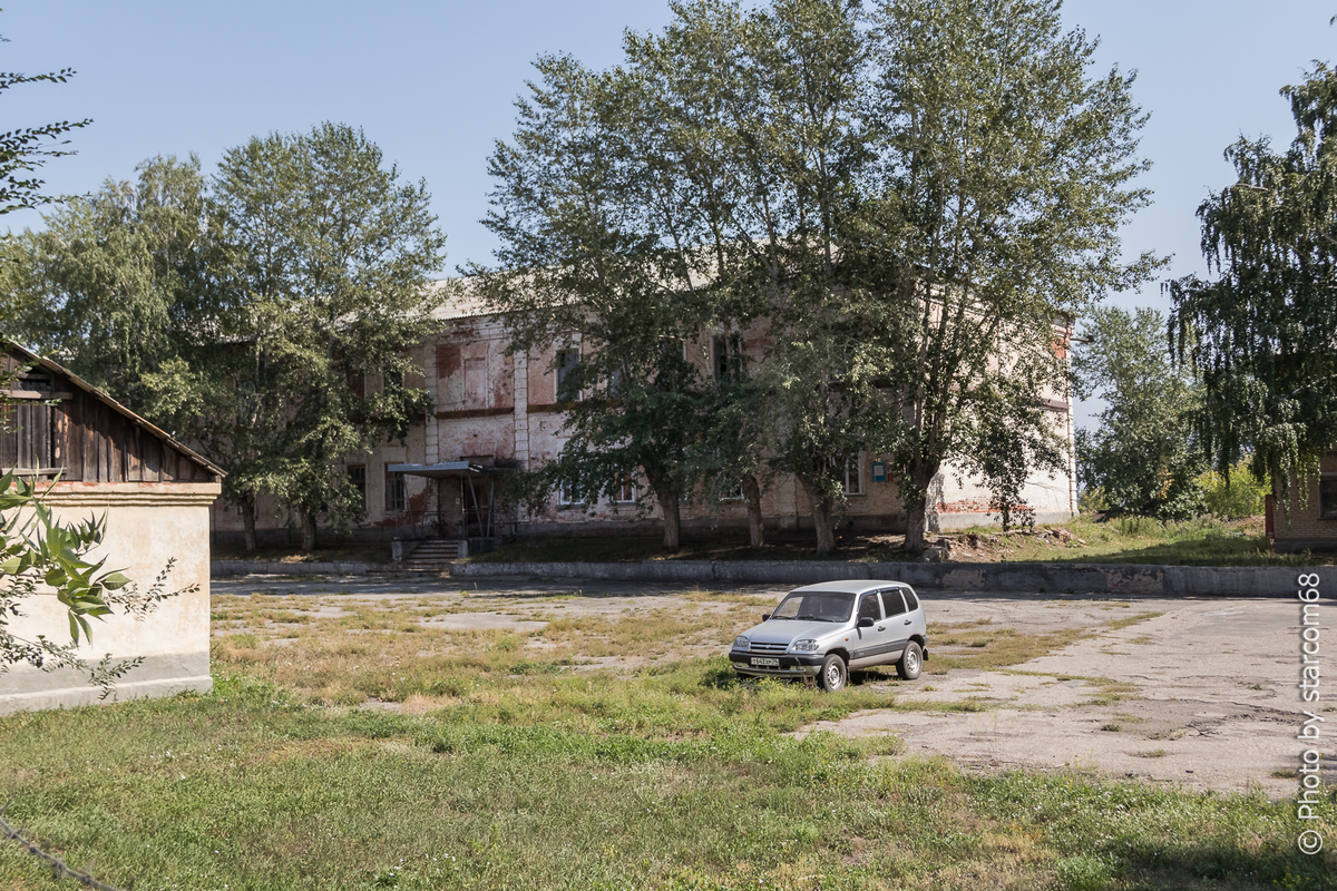 Казарма в/ч 51946 постройки 1888 (?) года. 