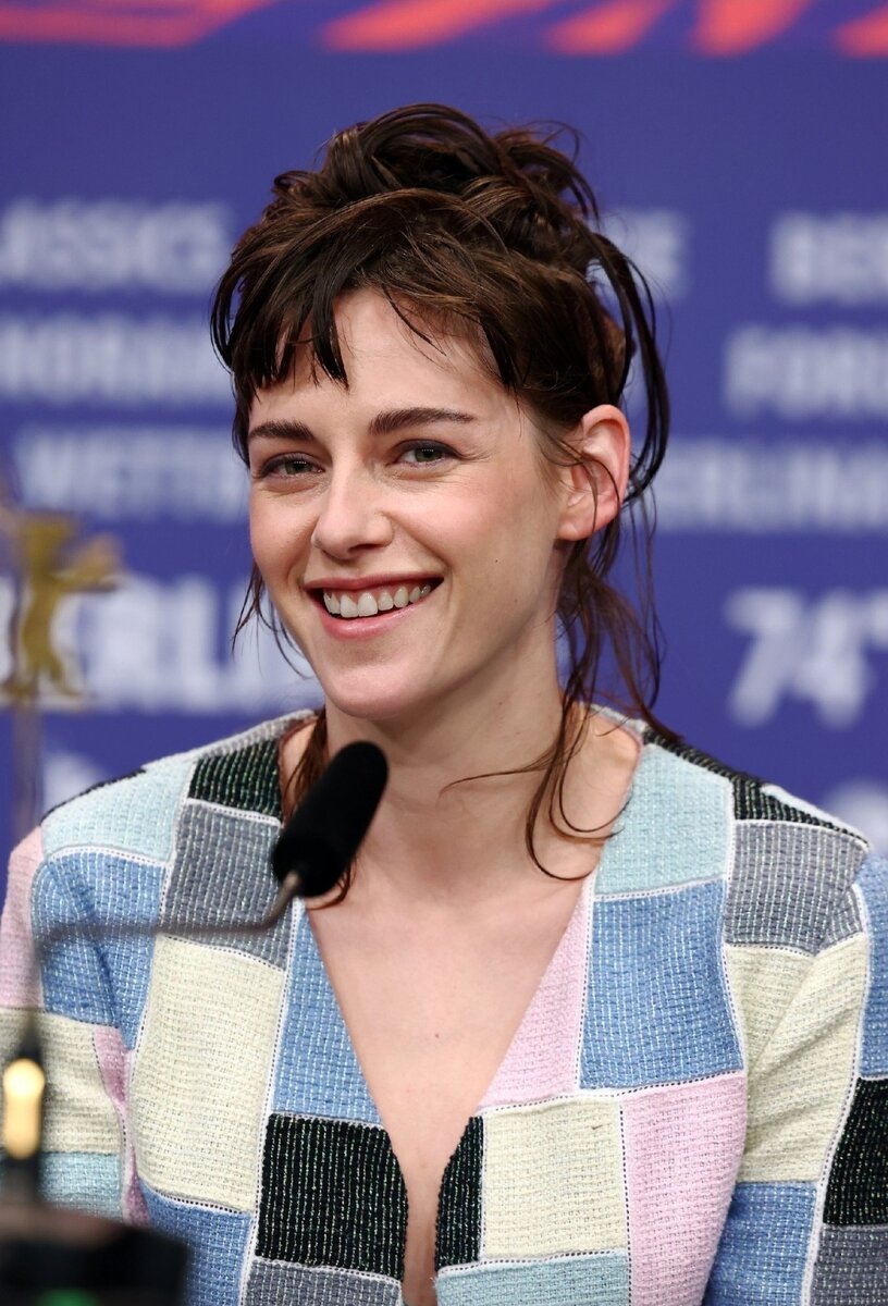 Кристен Стюарт на пресс-конференции фильма "Love Lies Bleeding" в рамках Берлинале 2024. Материал из сети.