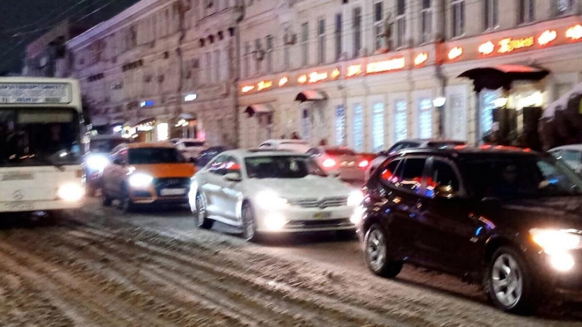    В Саратове из-за аварии встал микрорайон Лесной республики Новости Саратова и области – Сетевое издание «Репортер64»