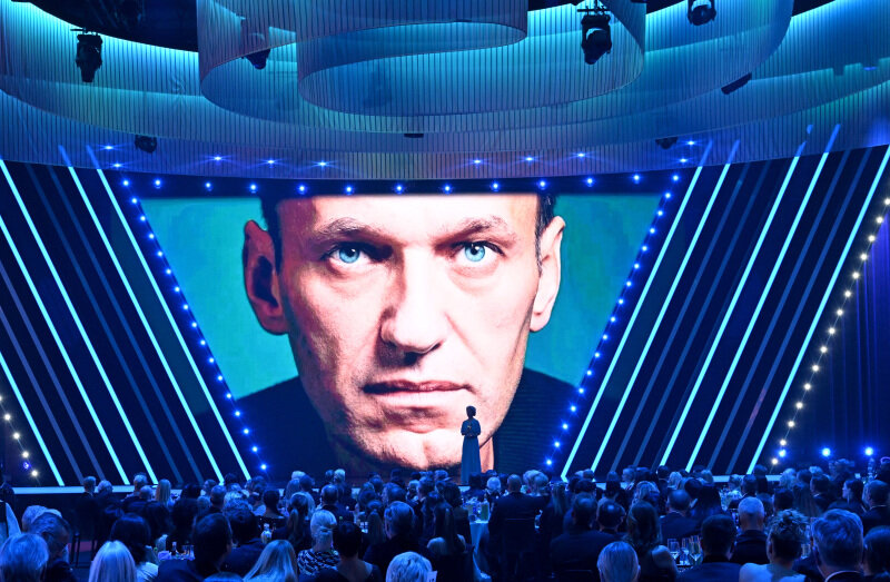    Именно в день смерти Навального* его жена Юлия совершенно случайно оказалась на Мюнхенской конференции и выступила с политической речью. Фото: © Peter Kneffel dpa/Globallookpress