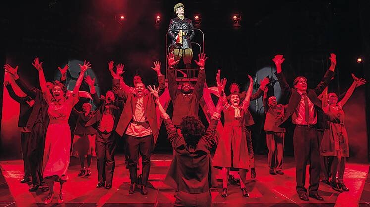    предоставлено пресс-службой Александринского театра Текст постановки «Мейерхольд. Чужой театр» основан на стенограмме общего собрания коллектива ГосТИМа в декабре 1937 года по следам статьи П. М. Керженцева, опубликованной в газете «Правда»