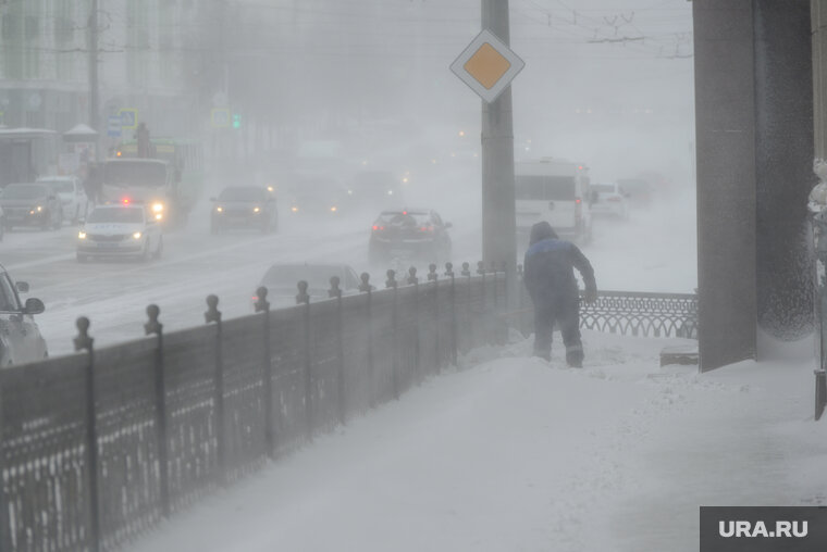 снег метель. февральский пейзаж. метель и морозы. последние морозы. метель и морозы.