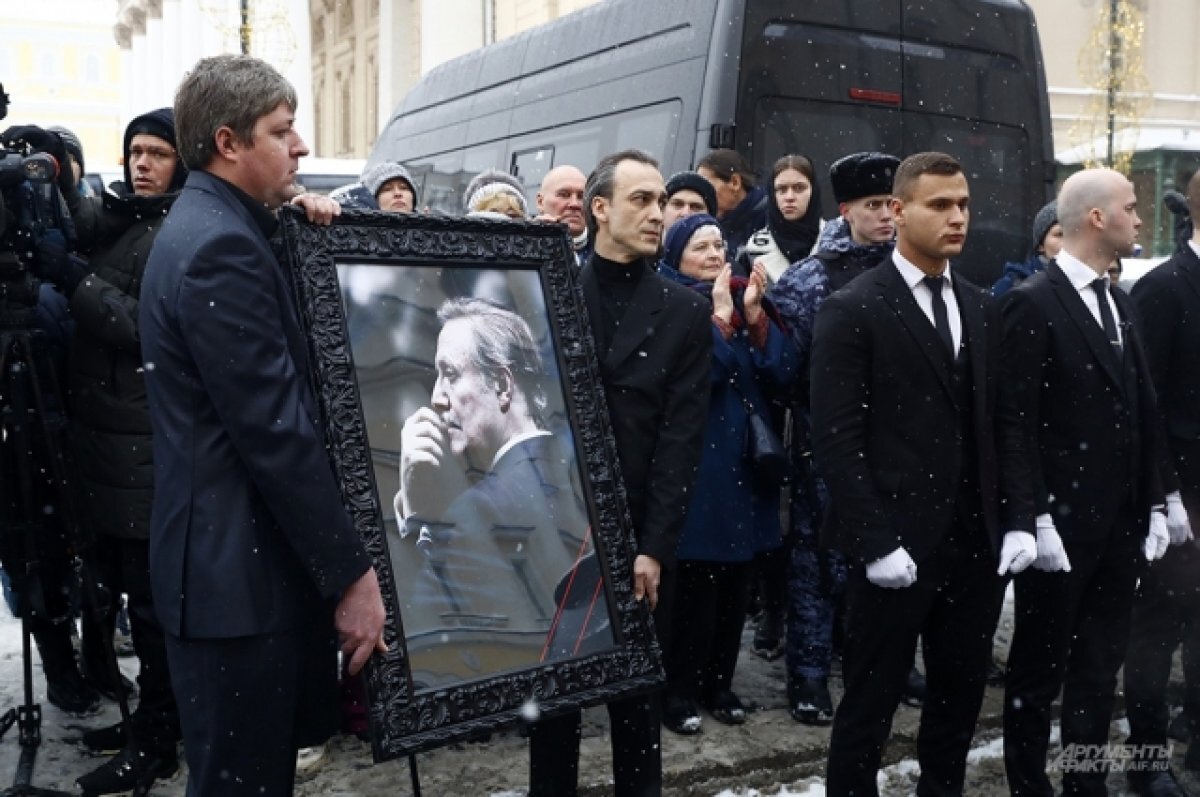    Имя Юрия Соломина могут присвоить Дому офицеров Забайкалья