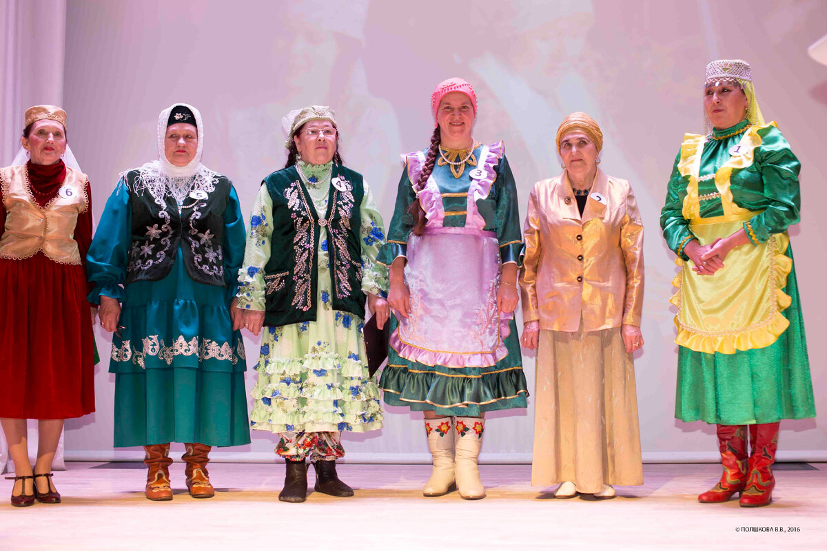 Мама на татарском конкурсе бабушек