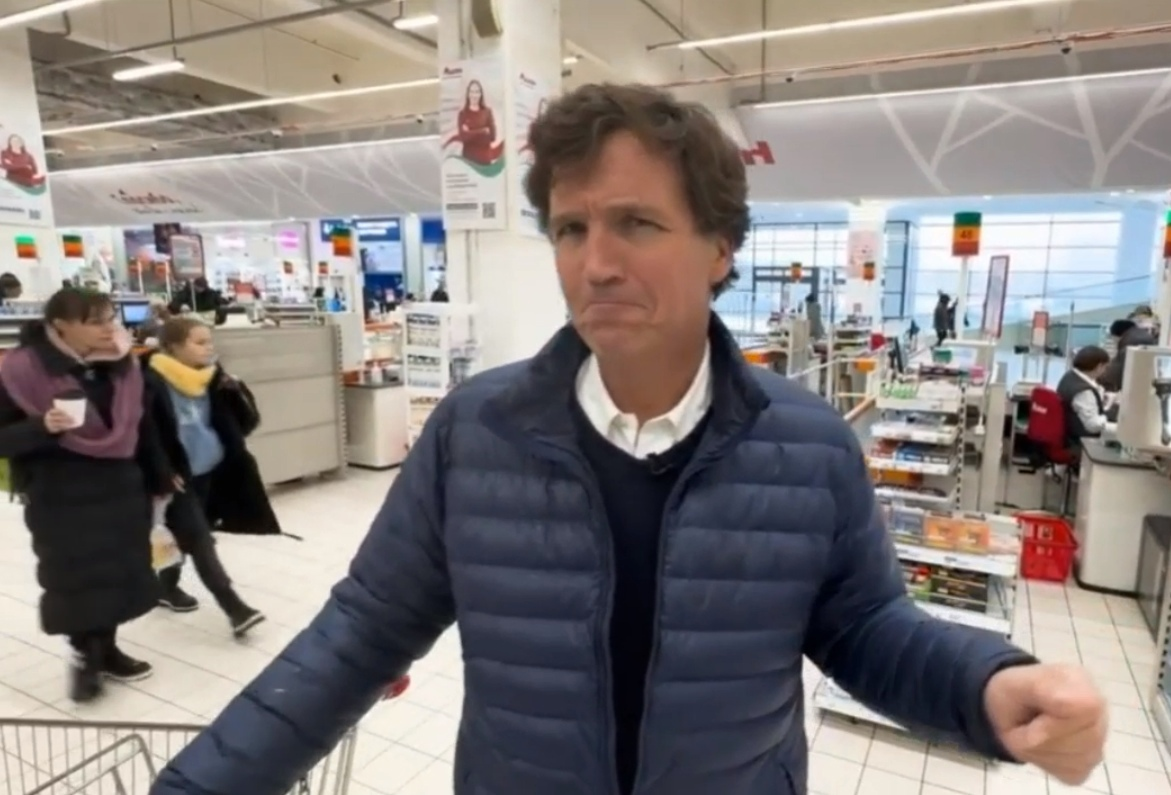 Кадр из видео Такера Карлсона