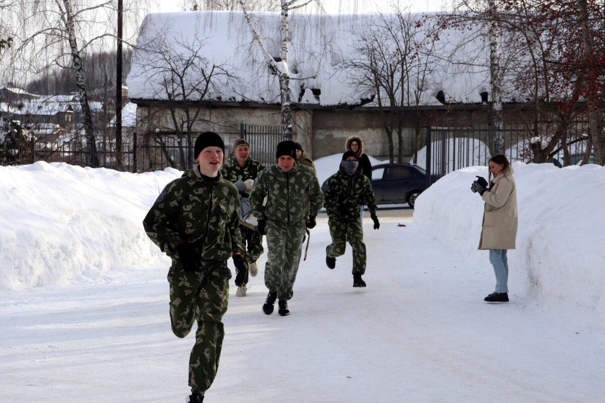 ВПК «Ирбис» стал победителем окружного этапа военно-спортивной игры |  Красноуфимск Онлайн | Дзен