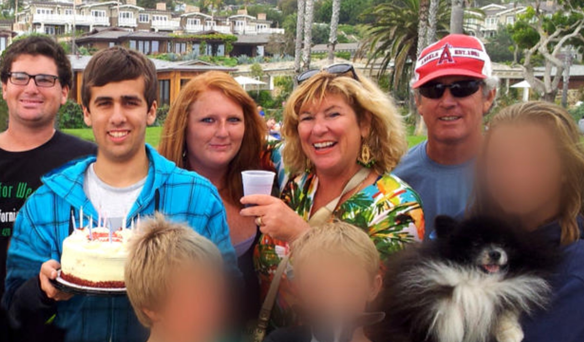 Майлз, Эштон, Алекси, Андра и Брэд