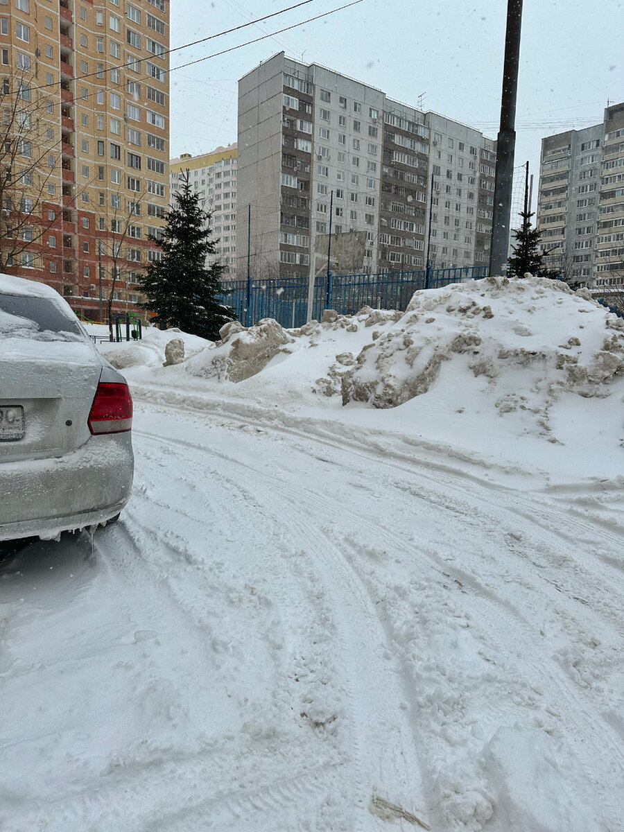 Наши декретные выходные: сломалась машина, истерика Алины и приезд  родителей | Москвичи | Дзен