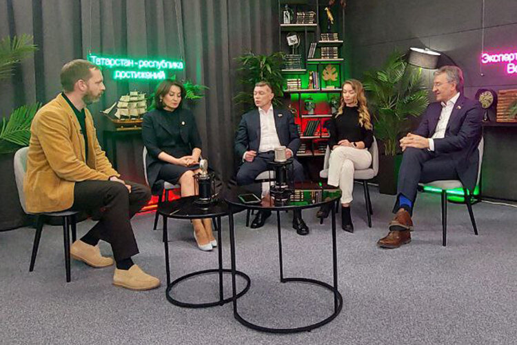    Спикеры рассуждали на тему социального государства, социальных обязательств и как они видоизменились за последние годы, в том числе учитывая непростую экономическую ситуацию на фоне СВО Фото: Нурия Фатхуллина