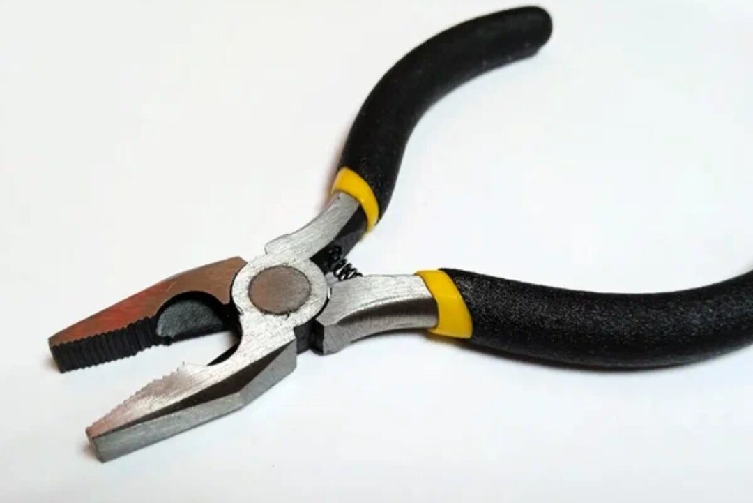 Плоскогубцы 125мм