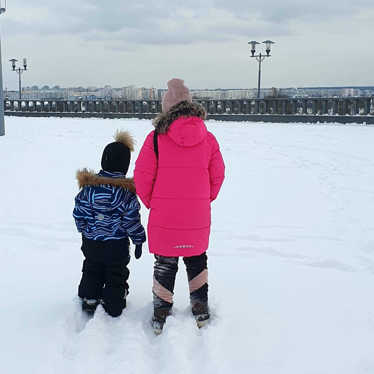 из личного. В многодетной семье даже сфотографироваться отдельно сложно