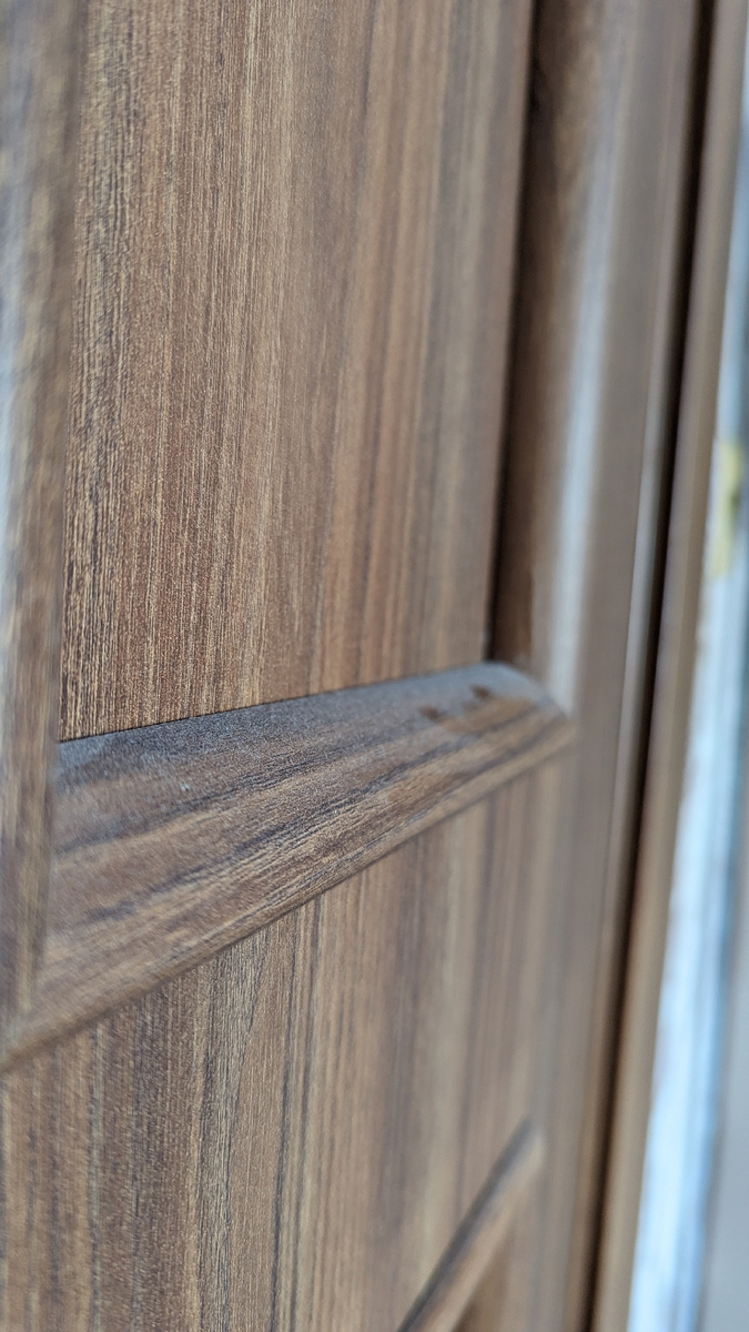 пыль на двери :(