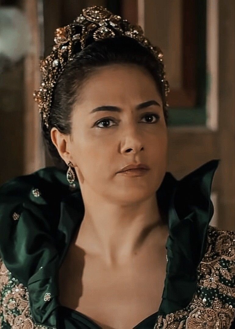 Султана сулеймана хатидже. Сестры султана сулеймана великолепного века. Сестры султана сулеймана великолепного века. Сколько было братьев и сестер у сулеймана. Самая старшая сестра султана сулеймана.