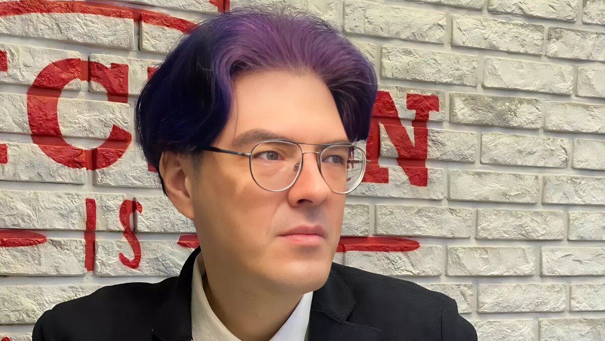     Этот человек уже давно вышел за рамки известности города, в России его называют «нижегородский инцел». NewsNN взял интервью у Алексея Поднебесного и узнал, что это за субкультура, какие подарки он дарил своим женщинам и почему секс должен быть бесплатным.