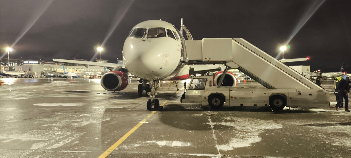 В аэропорту в Санк Петербурге.