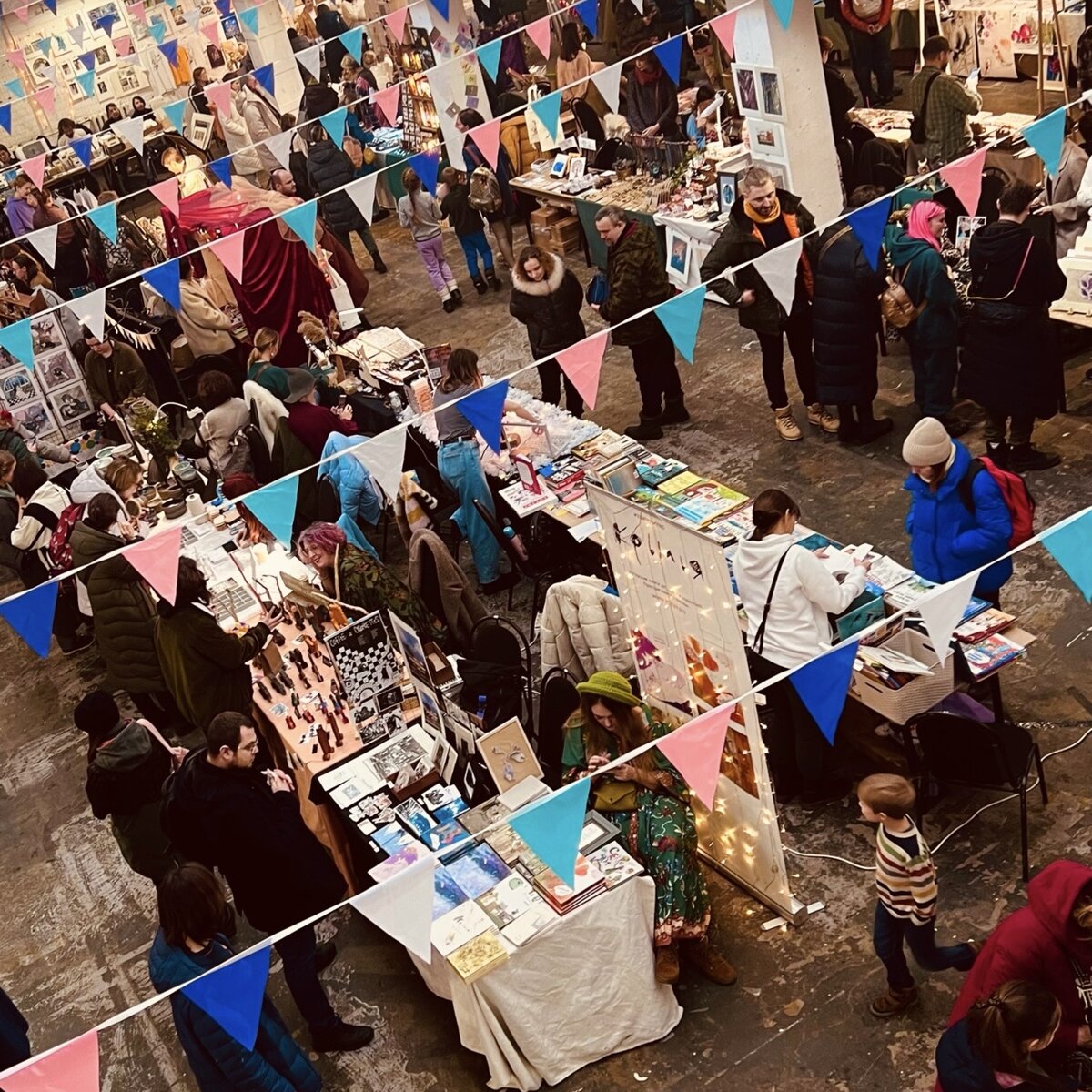 Арт-маркет искусства ЛАМПА в ArtPlay 2024