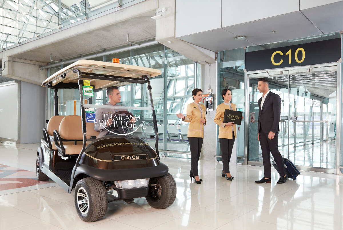 Встреча в аэропорту Бангкока: ВИП-встреча и бесплатный гольфкар – то, что нужно после долгого перелета.
