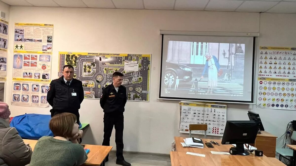     В Ростовской области из-за предстоящих праздников изменился график работы межрайонного регистрационно-экзаменационного отдела, сообщили в региональном УГИБДД.