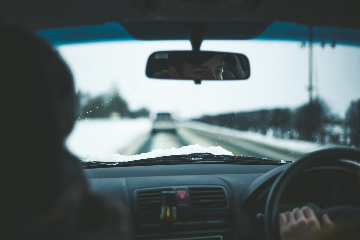 Важность чистого лобового стекла автомобиля осознаёт любой водитель. Неисправности могут привести к авариям и ДТП. Особенно в зимнее время года.