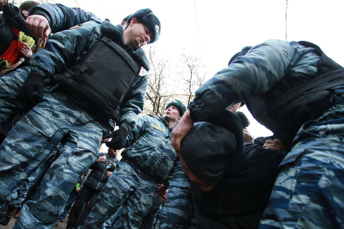 В книге рассказывается о становлении уральских бандитов и их взаимоотношениях с силовиками. Фото: Dmitry Golubovich/Russian Look