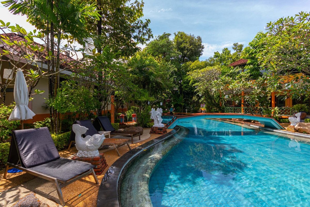 Территория отеля.