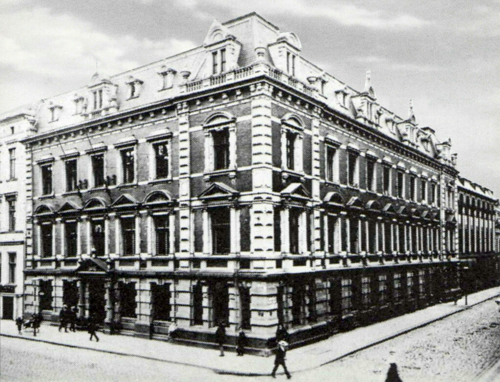  фото: янтарная мануфактура пруссии-яркий пример музейно-производственного центра , ставшей "регулятором"  мировой торговли янтарем. 