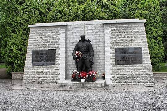    В Эстонии захотели перезахоронить советских солдат