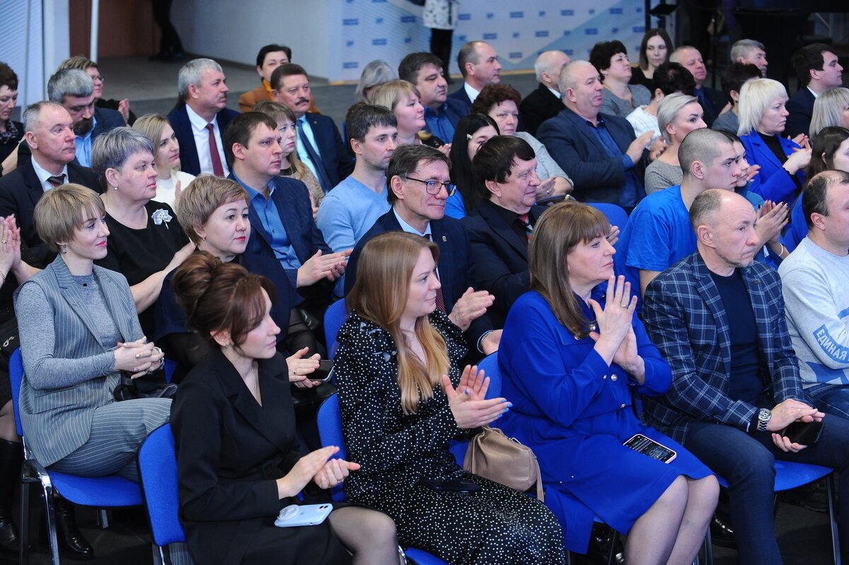    В Оренбуржье прошел форум первичных отделений «Единой России» Андрей Севостьянов