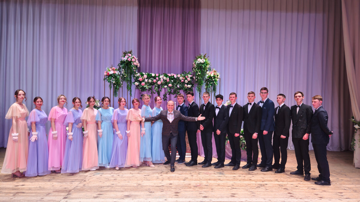 Торжество прошло на ура! Мы увидели пять великолепных танцев, а также игру на фортепиано наших студентов, что стало настоящим украшением вечера. 🎼🕺💃