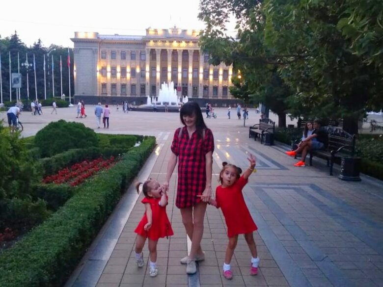 Я с дочками беременная