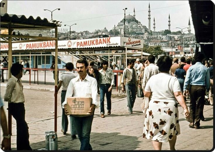 Стамбул. Эминёню. 1980е. Источник фото: Pinterest