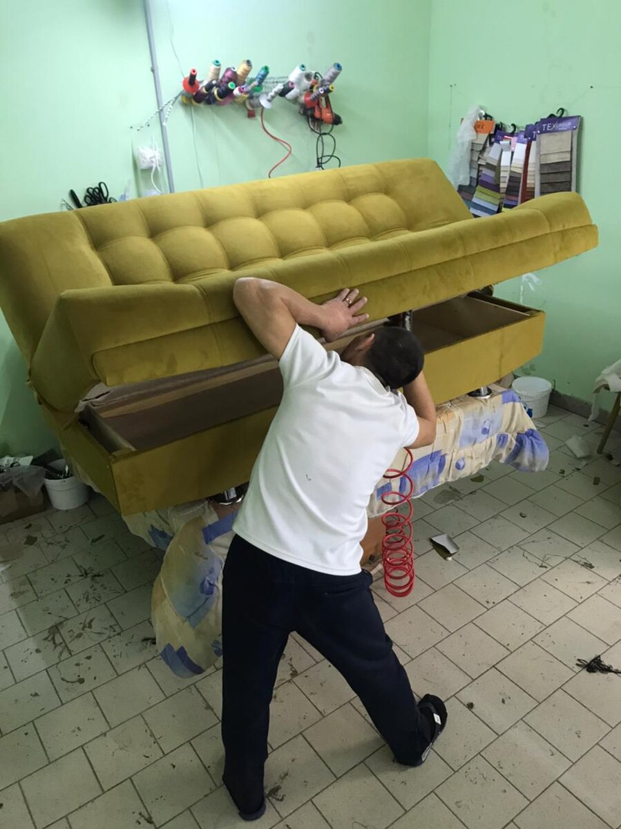 Перетяжка мягкой мебели в Челябинске