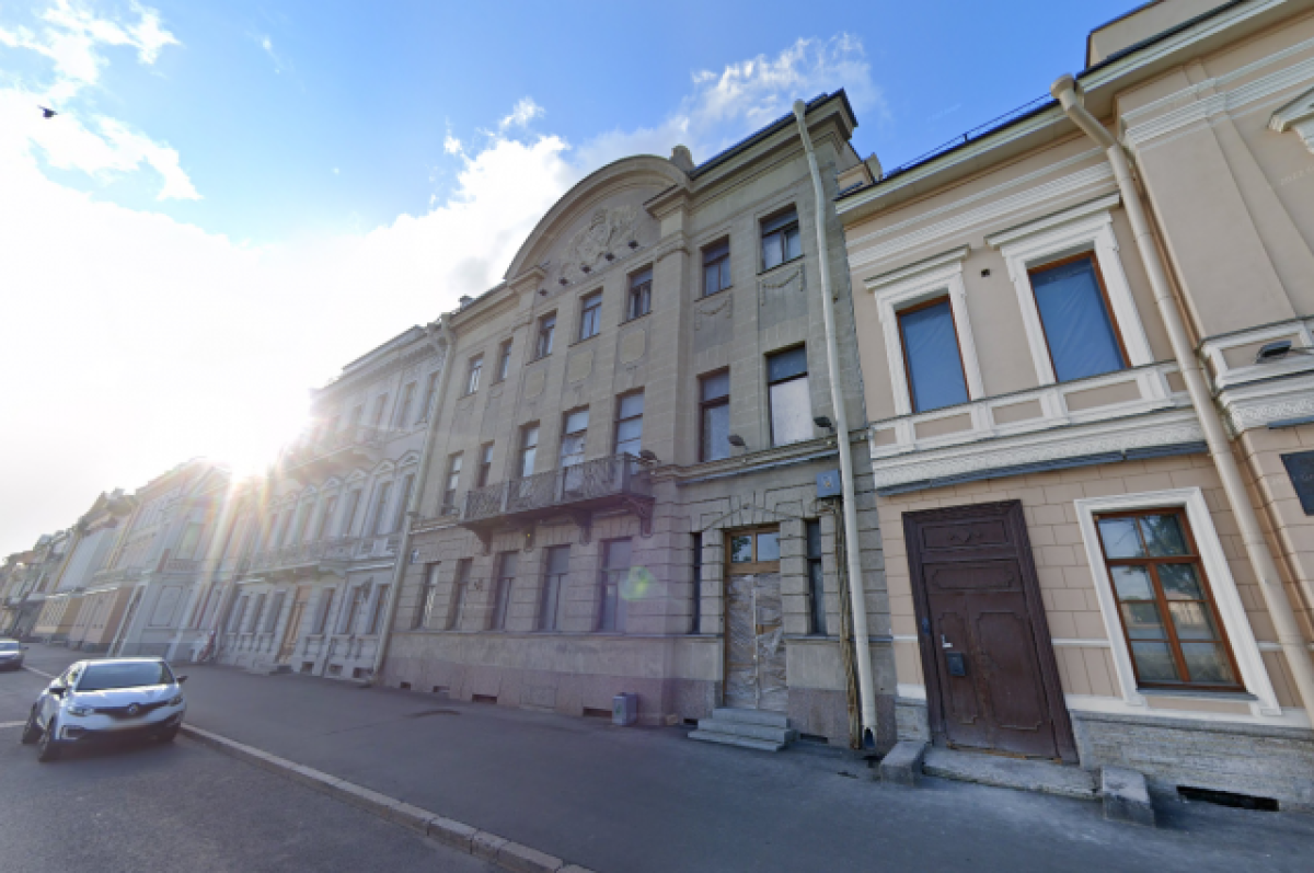    Петербургский особняк на Английской набережной продают за 1,1 млрд рублей