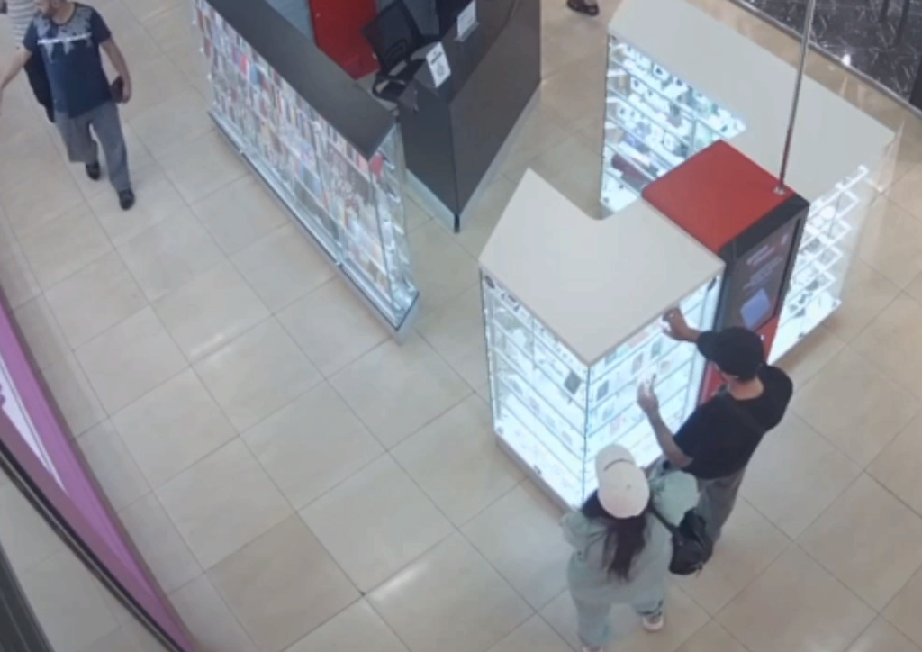 В Твери полиция раскрыла кражу 4 смартфонов на 400 тысяч рублей