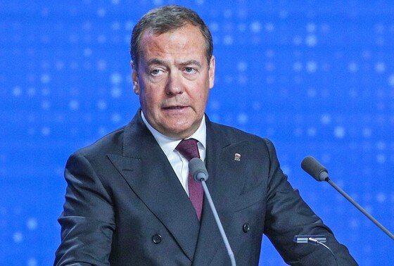    Дмитрий Медведев