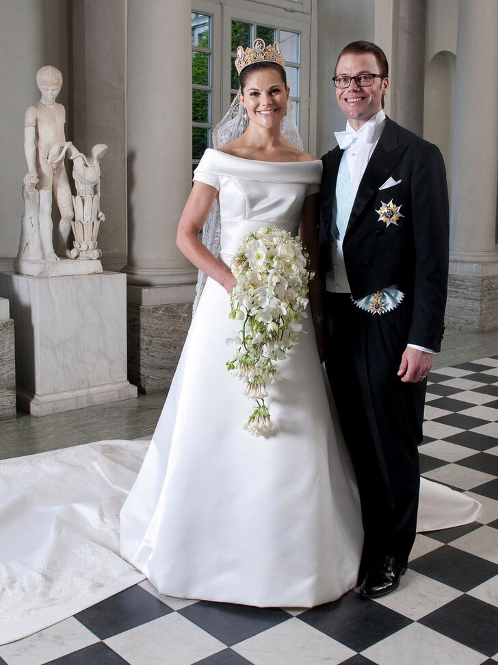  Сказочные свадебные платья королевских особ очаровывают поклонников моды по всему миру и излучают чистую романтику.-9