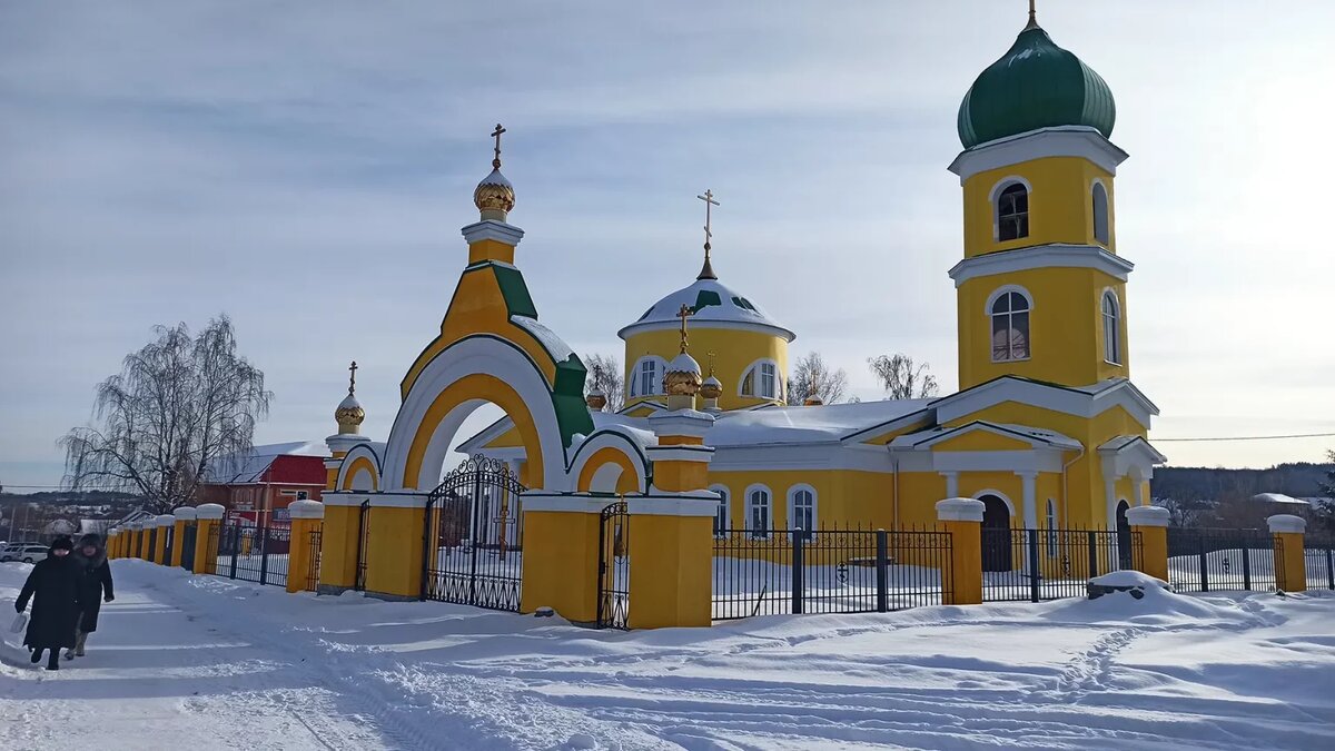 Храм Воскресения Христова в Павловке