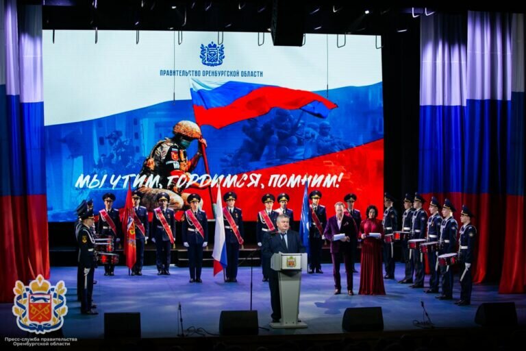    В Оренбурге состоялся концерт «Мы чтим, гордимся, помним» Андрей Севостьянов