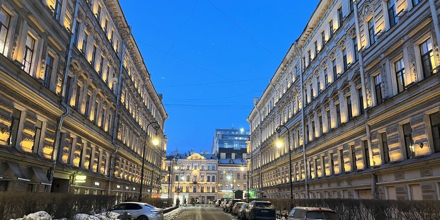    На Пушкинской улице обновили фонари.пресс-служба "Ленсвета"