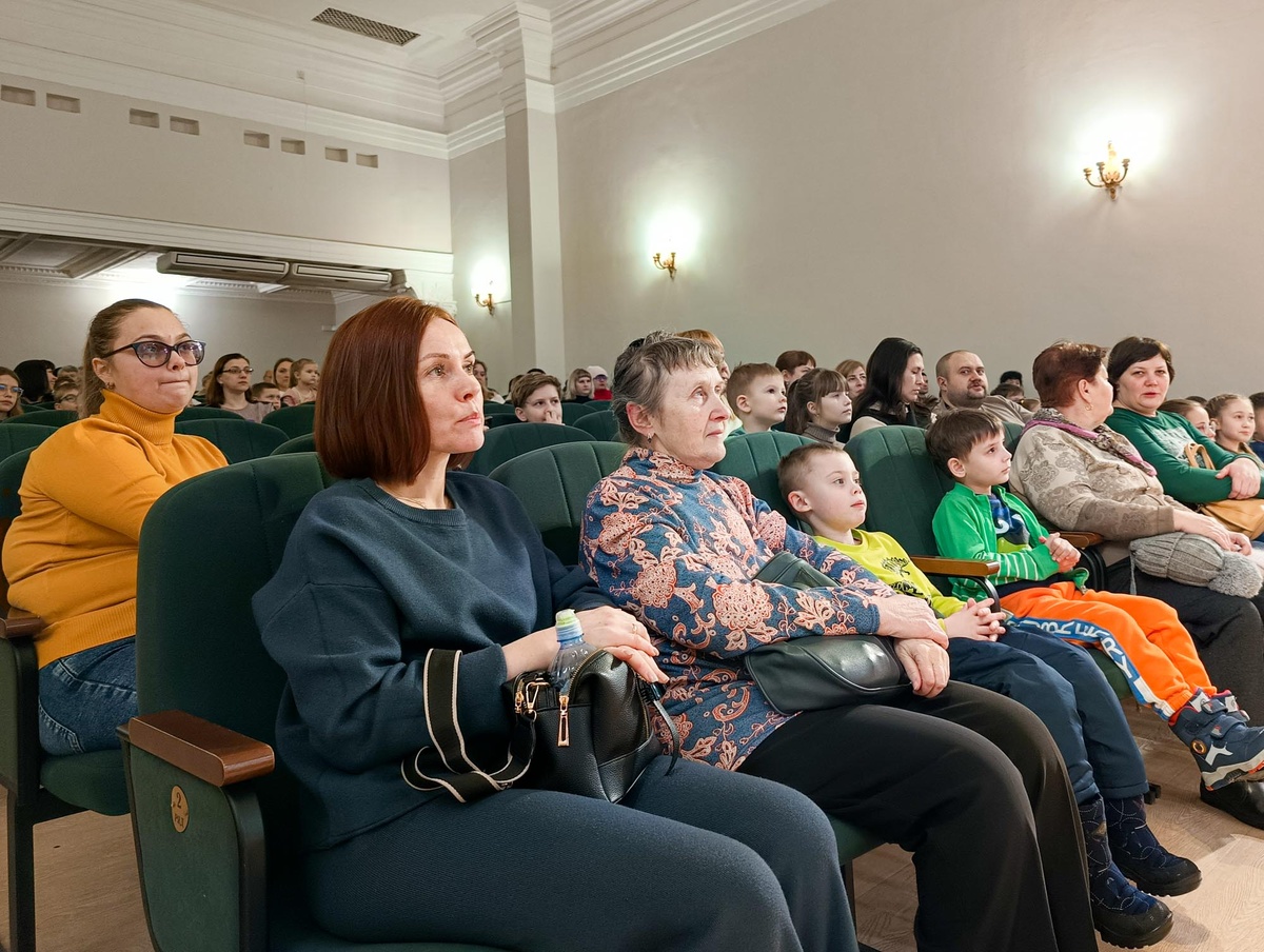 Станция метро театральная спб. Когда откроют театральную. Станция театральная петербург. Станция метро горный институт санкт-петербург 2022. Метро санкт-петербурга проект станции горный институт.
