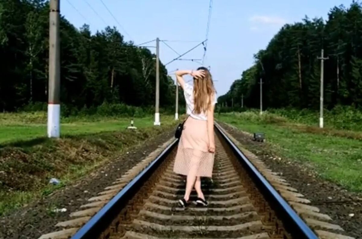 В подростковые годы железная дорога была лучшим местом для фотосессии