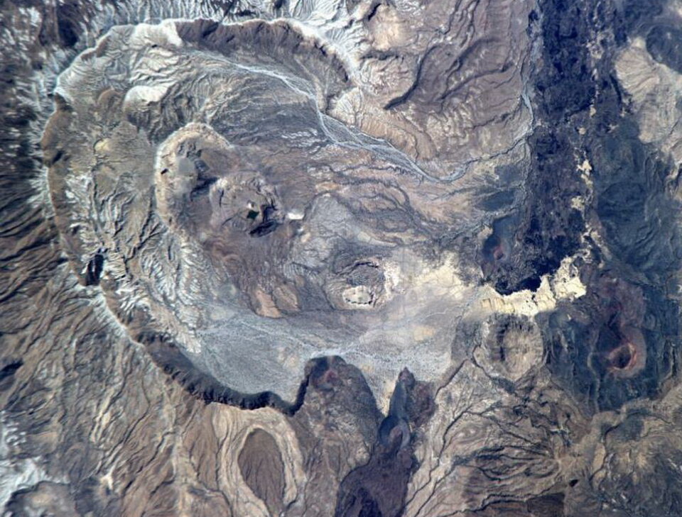 Йеллоустоун, вид из космоса. Размер кальдеры 72 на 55 километров