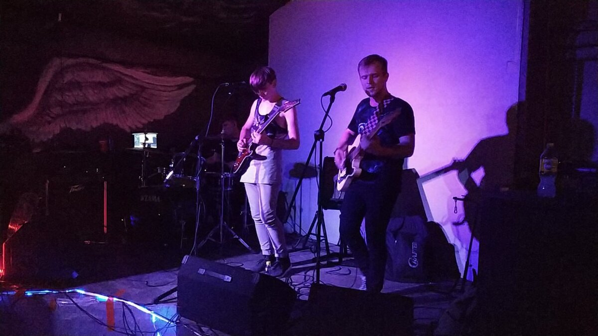 Фото с первого сольного концерта