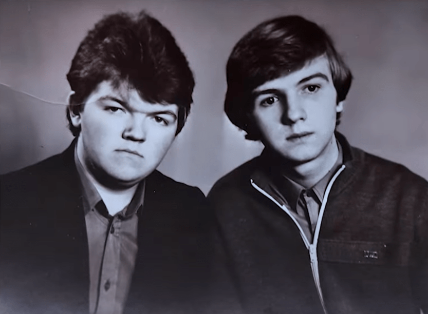 17-летний Яков (слева) со старшим братом Сергеем  📷
