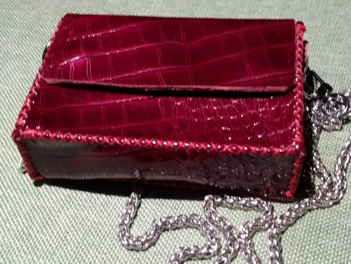 Авторская сумочка из телячьей кожи мастерской "Бароссо Арт"