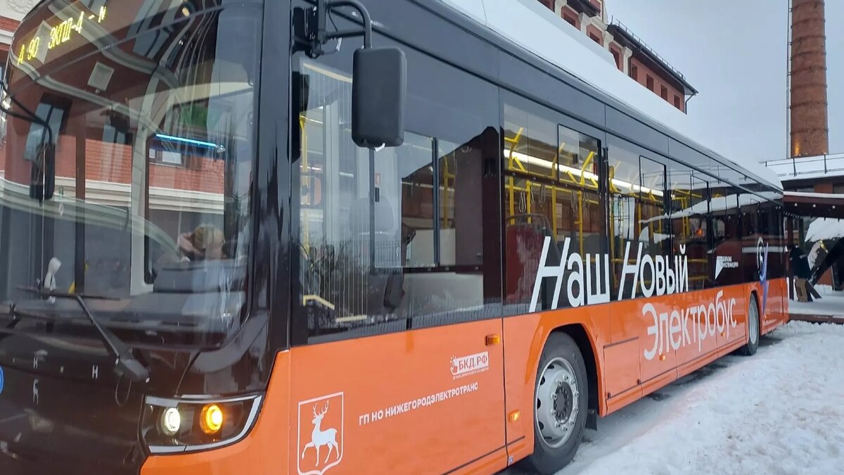     Водителей троллейбусов учат управлять электробусами в Нижнем Новгороде. На сегодняшний день соответствующее удостоверение получили сотрудники троллейбусных парков №1 и 3. Эту новостью NewsNN озвучили в ЦРТС.