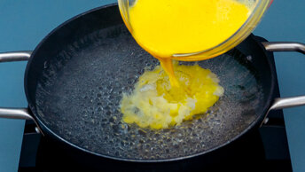 Вылейте яйца в кипящую воду, и вы поблагодарите меня за этот блестящий рецепт!