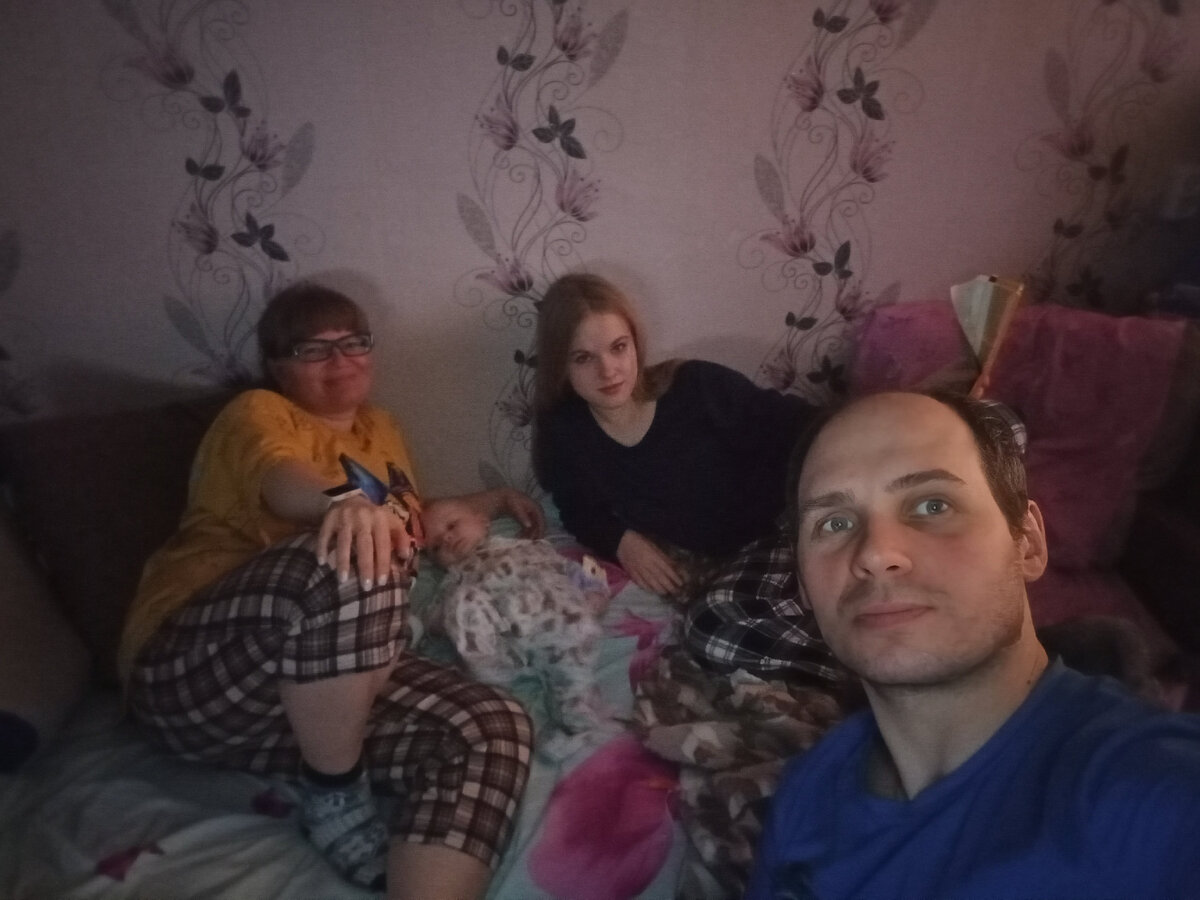 Семейный просмотр фильма " Папе снова 17". 