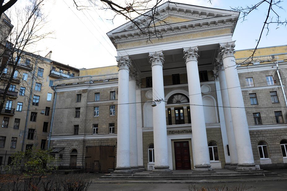    Здание киностудии "Ленфильм" в Петербурге. Автор фото: Павел Долганов / Trend
